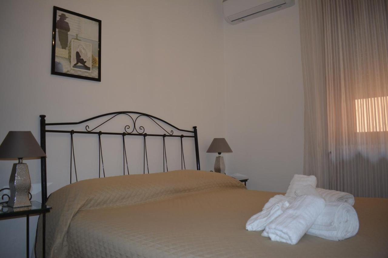 Casa Vacanza Pietro E Nina Lecce Ngoại thất bức ảnh